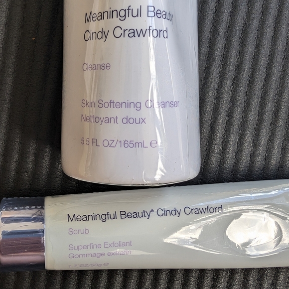 Cindy Crawford Meaningful Beauty kit / New - factory sealed! - Picture 3 of 7